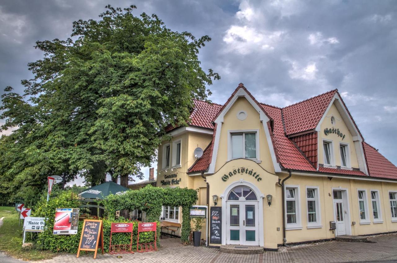 Restaurant Und Pension Zur Nassen Ecke Wittenbeck Exterior photo
